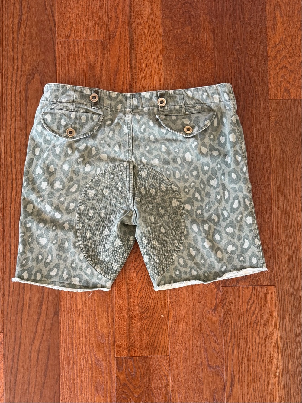 Michael Bastian Leopard Camouflage Print Shorts 36” waist size 52/ L - Picture 3 of 9